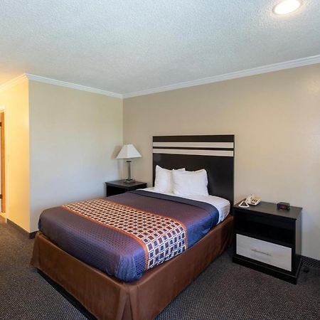 Surf Motel And Gardens Форт Браг Екстериор снимка