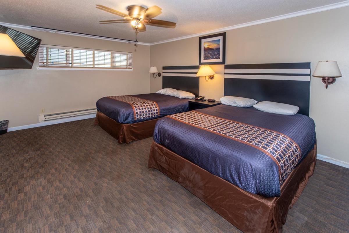 Surf Motel And Gardens Форт Браг Екстериор снимка