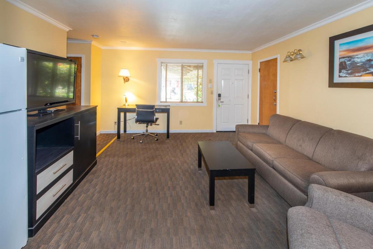 Surf Motel And Gardens Форт Браг Екстериор снимка