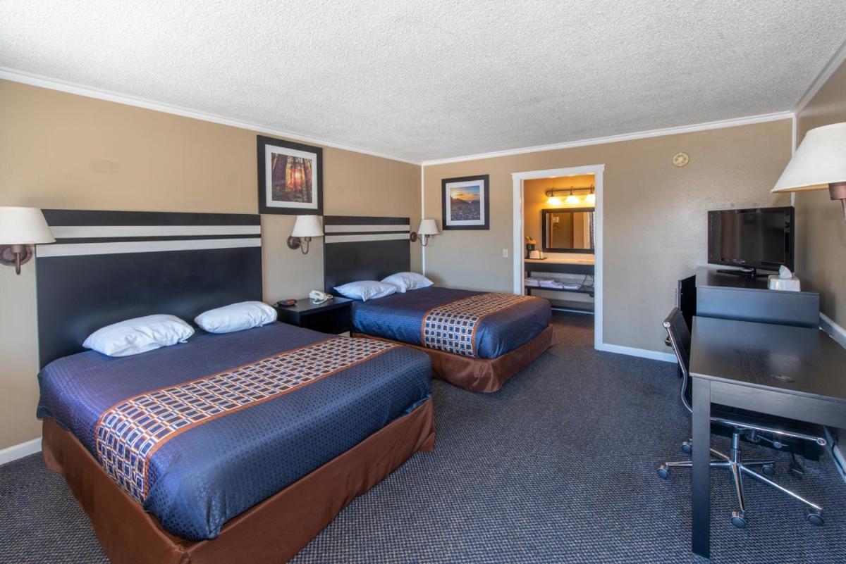 Surf Motel And Gardens Форт Браг Екстериор снимка