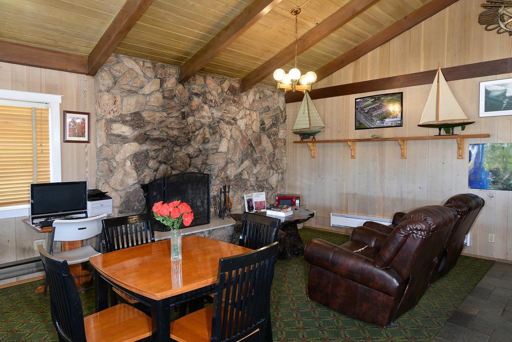 Surf Motel And Gardens Форт Браг Екстериор снимка